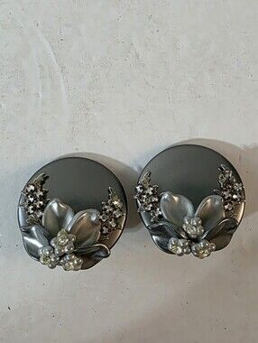 Vintage 50's Leru Floral Clip On Earrings